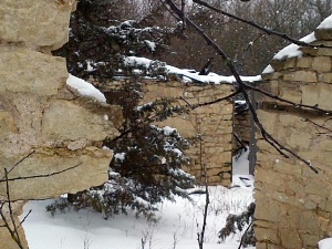 old house snow 2